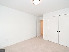 942 Stein Court, Warminster PA 18974