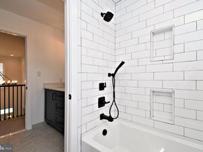 942 Stein Court, Warminster PA 18974