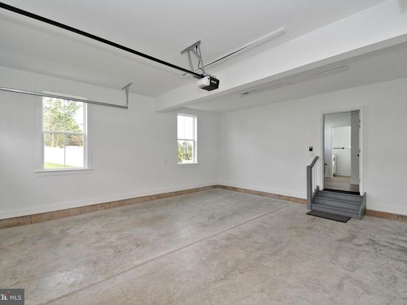 942 Stein Court, Warminster PA 18974