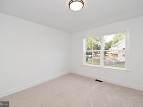 942 Stein Court, Warminster PA 18974