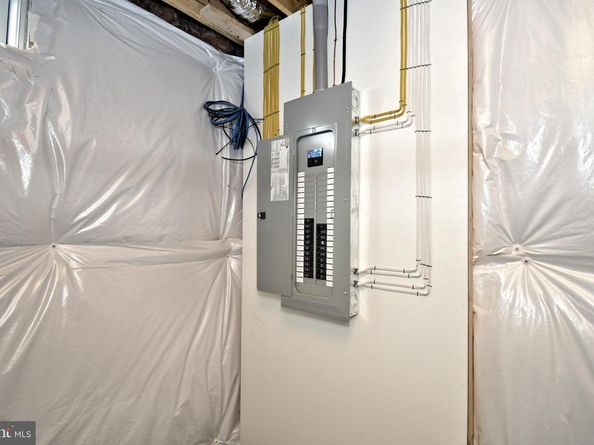 942 Stein Court, Warminster PA 18974