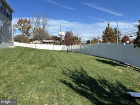 942 Stein Court, Warminster PA 18974