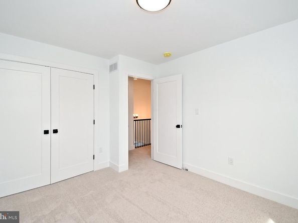 942 Stein Court, Warminster PA 18974