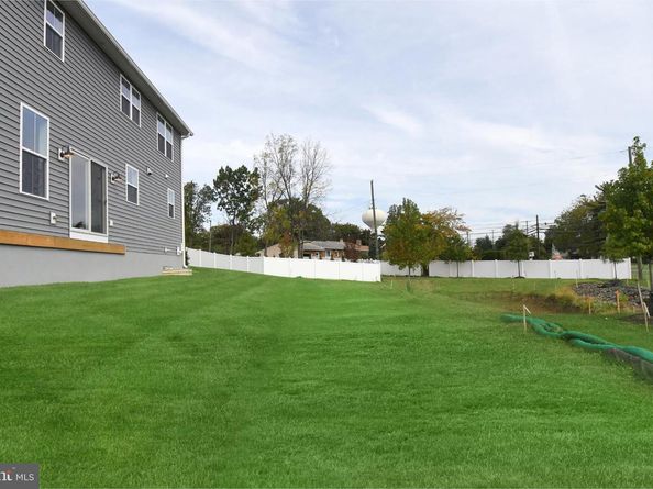 942 Stein Court, Warminster PA 18974