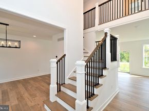 942 Stein Court, Warminster PA 18974