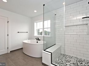 942 Stein Court, Warminster PA 18974