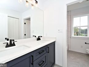 942 Stein Court, Warminster PA 18974