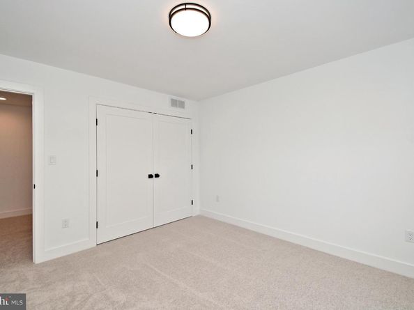 942 Stein Court, Warminster PA 18974