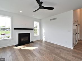 942 Stein Court, Warminster PA 18974