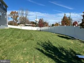 942 Stein Court, Warminster PA 18974