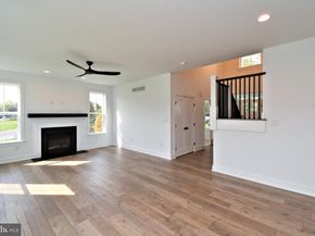 942 Stein Court, Warminster PA 18974