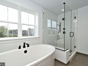 942 Stein Court, Warminster PA 18974