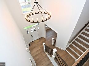 942 Stein Court, Warminster PA 18974
