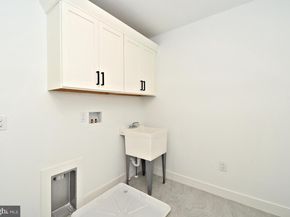 942 Stein Court, Warminster PA 18974