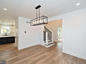 942 Stein Court, Warminster PA 18974