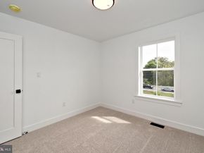 942 Stein Court, Warminster PA 18974