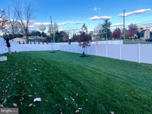 942 Stein Court, Warminster PA 18974