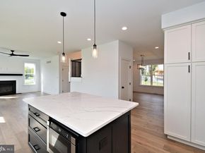 942 Stein Court, Warminster PA 18974