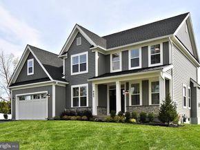 942 Stein Court, Warminster PA 18974