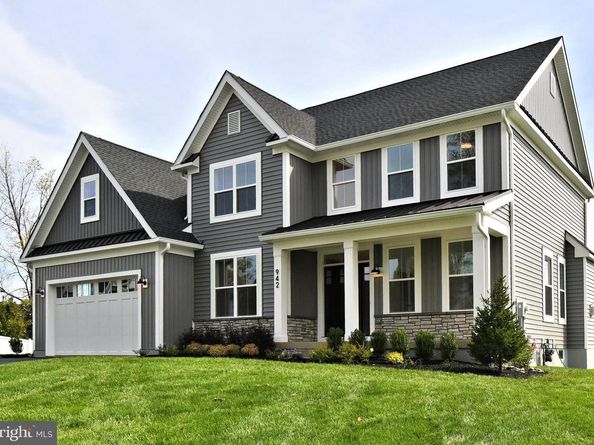 942 Stein Court, Warminster PA 18974
