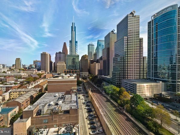 2200 Arch Street 1208, Philadelphia PA 19103