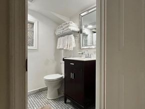 811 Massachusetts Avenue NE, Washington DC 20002