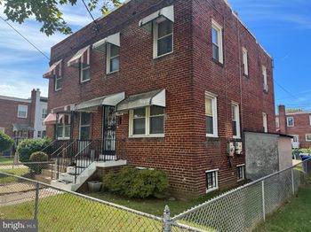 3229 12TH Place SE