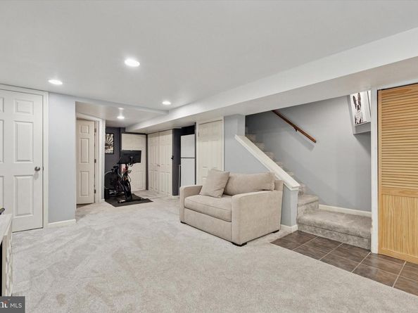 416 Hermit Street, Philadelphia PA 19128