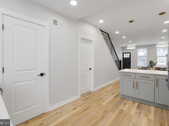 1424 N Dover Street, Philadelphia PA 19121