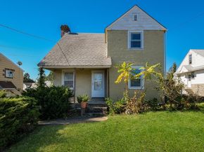 712 N York Road, Willow Grove PA 19090