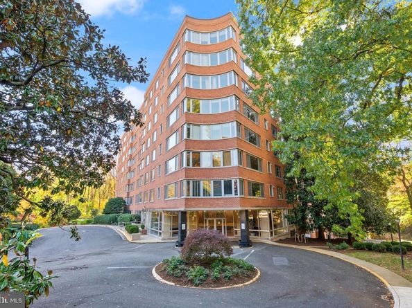 4200 Cathedral Avenue NW 812, Washington DC 20016