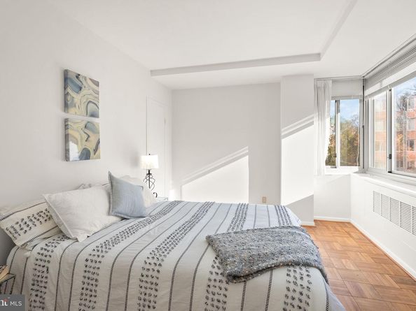 4200 Cathedral Avenue NW 812, Washington DC 20016