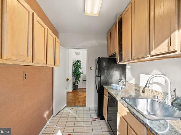 4200 Cathedral Avenue NW 812, Washington DC 20016