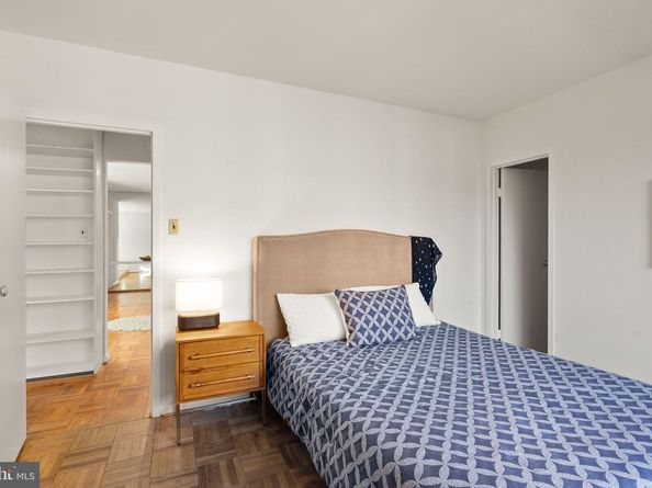 4200 Cathedral Avenue NW 812, Washington DC 20016