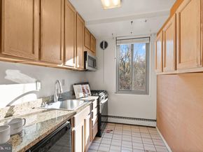 4200 Cathedral Avenue NW 812, Washington DC 20016