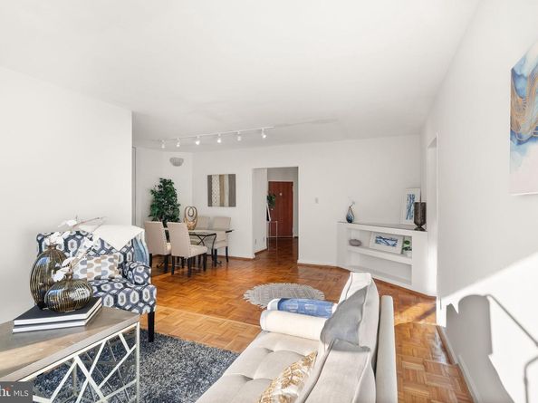 4200 Cathedral Avenue NW 812, Washington DC 20016