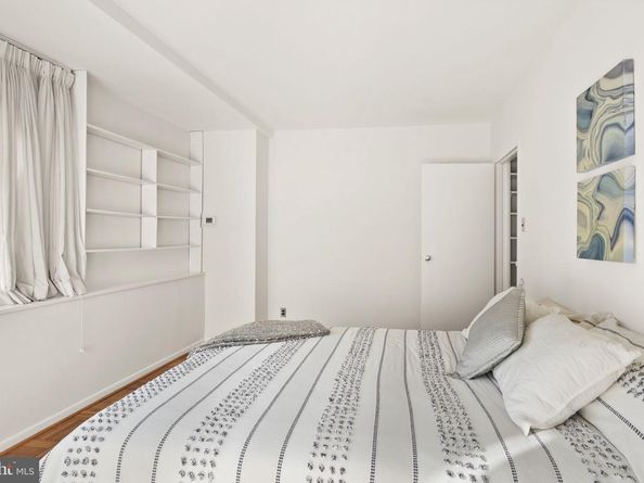 4200 Cathedral Avenue NW 812, Washington DC 20016