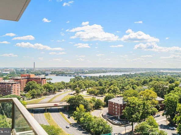 1600 N Oak Street 1521, Arlington VA 22209