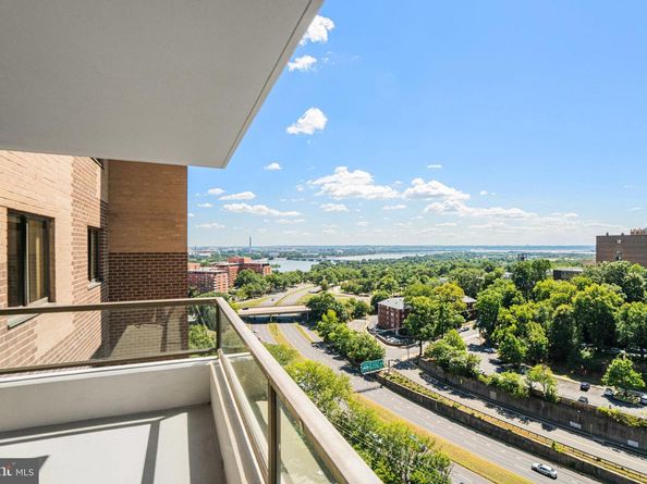 1600 N Oak Street 1521, Arlington VA 22209