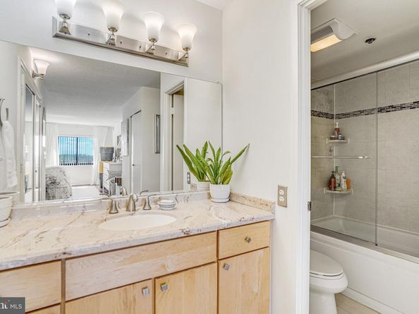1600 N Oak Street 1521, Arlington VA 22209