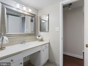 3713 S George Mason Drive 904W, Falls Church VA 22041
