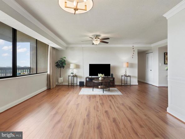3713 S George Mason Drive 904W, Falls Church VA 22041