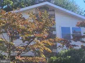 609 Foster Road, Cheltenham PA 19012