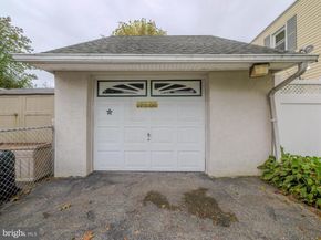 806 W Penn Pines Boulevard, Aldan PA 19018