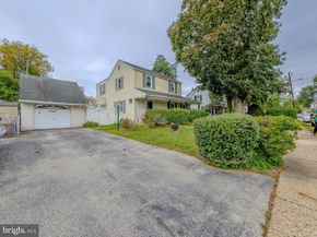 806 W Penn Pines Boulevard, Aldan PA 19018