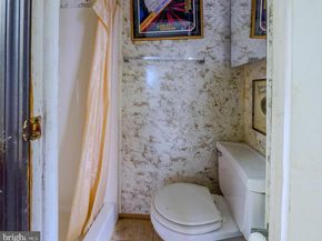 806 W Penn Pines Boulevard, Aldan PA 19018