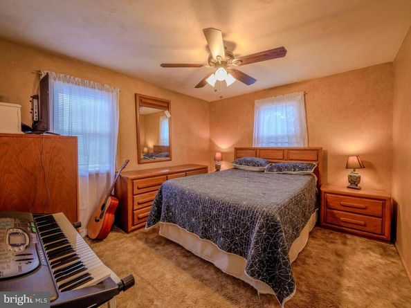 806 W Penn Pines Boulevard, Aldan PA 19018
