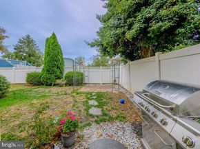 806 W Penn Pines Boulevard, Aldan PA 19018