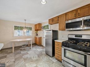 806 W Penn Pines Boulevard, Aldan PA 19018