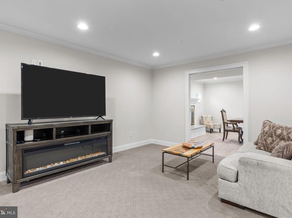 585 Colonial Drive, Horsham PA 19044